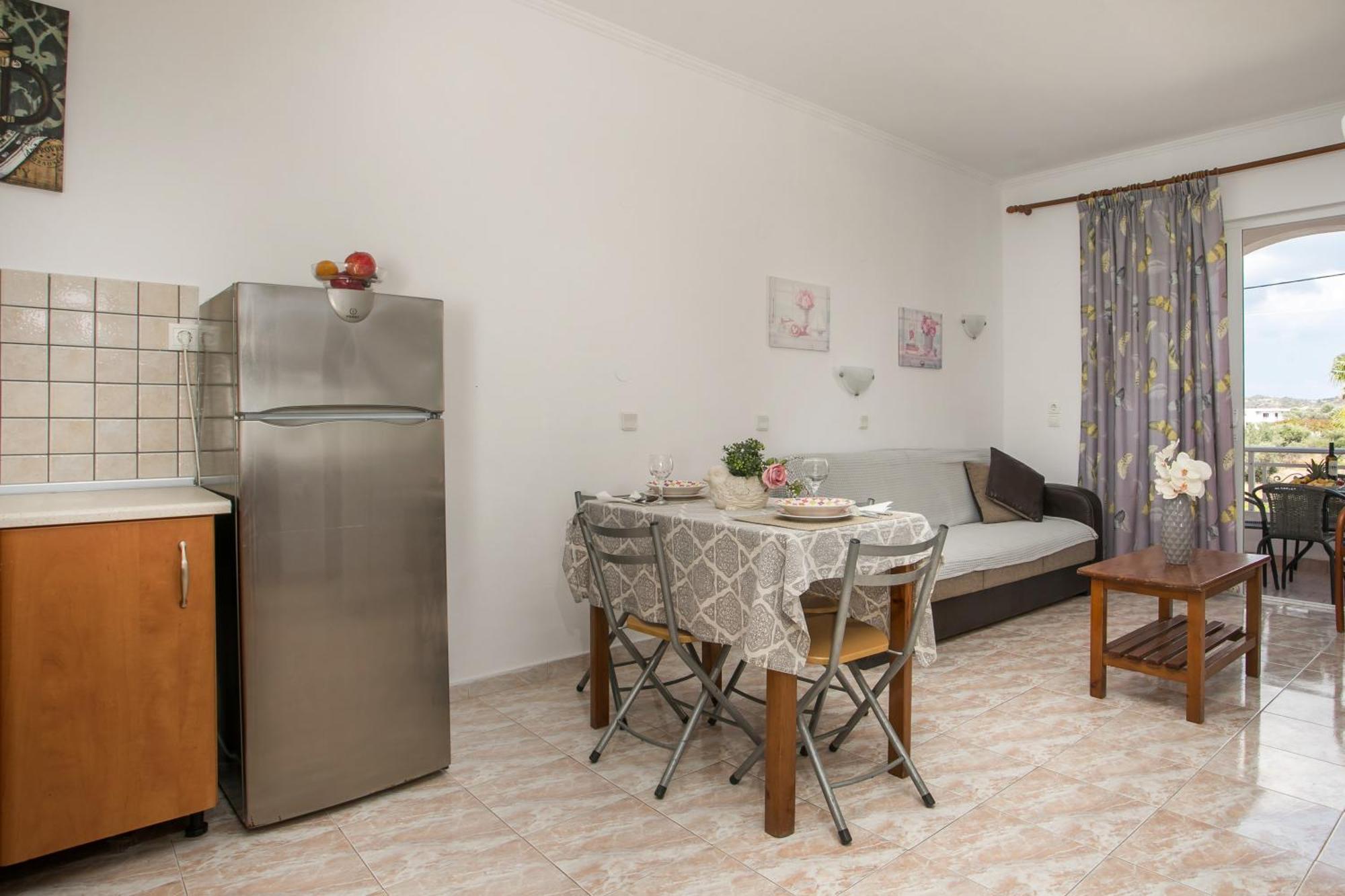 פליראקי Dimitris Studios & Apartments מראה חיצוני תמונה