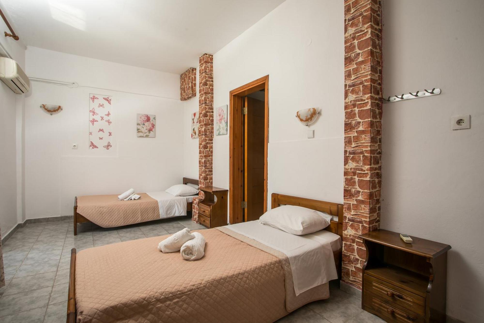 פליראקי Dimitris Studios & Apartments מראה חיצוני תמונה