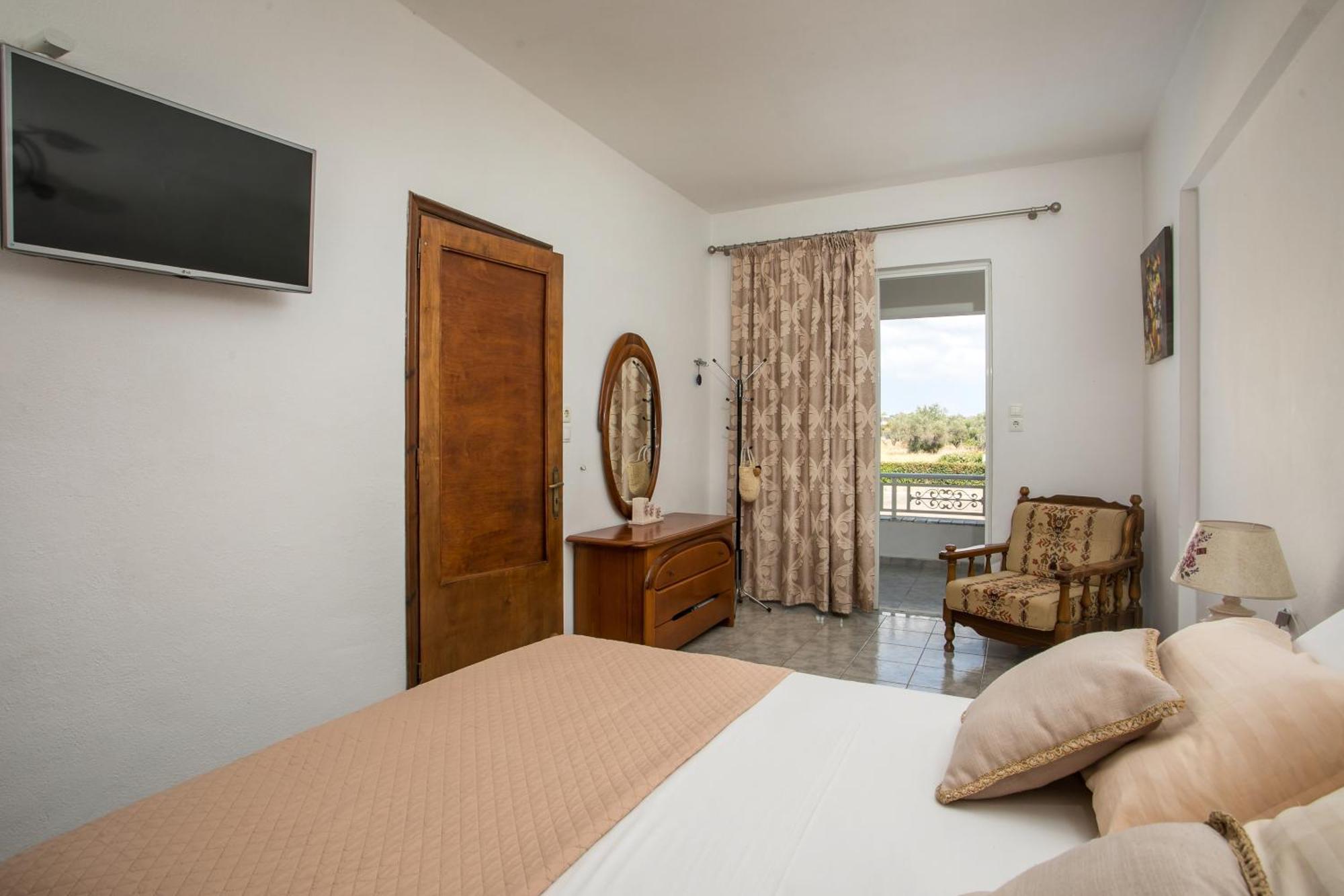 פליראקי Dimitris Studios & Apartments מראה חיצוני תמונה