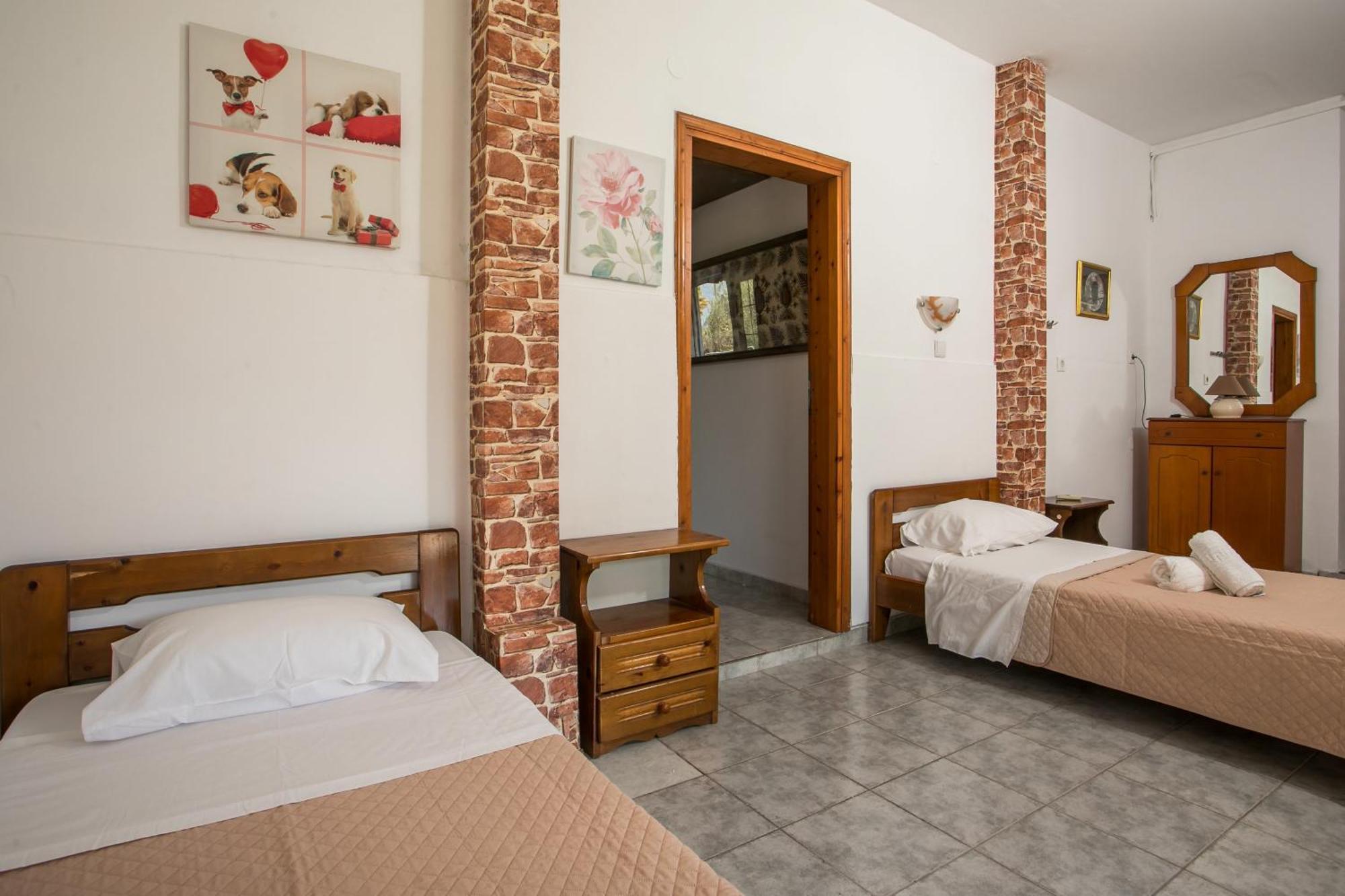 פליראקי Dimitris Studios & Apartments מראה חיצוני תמונה
