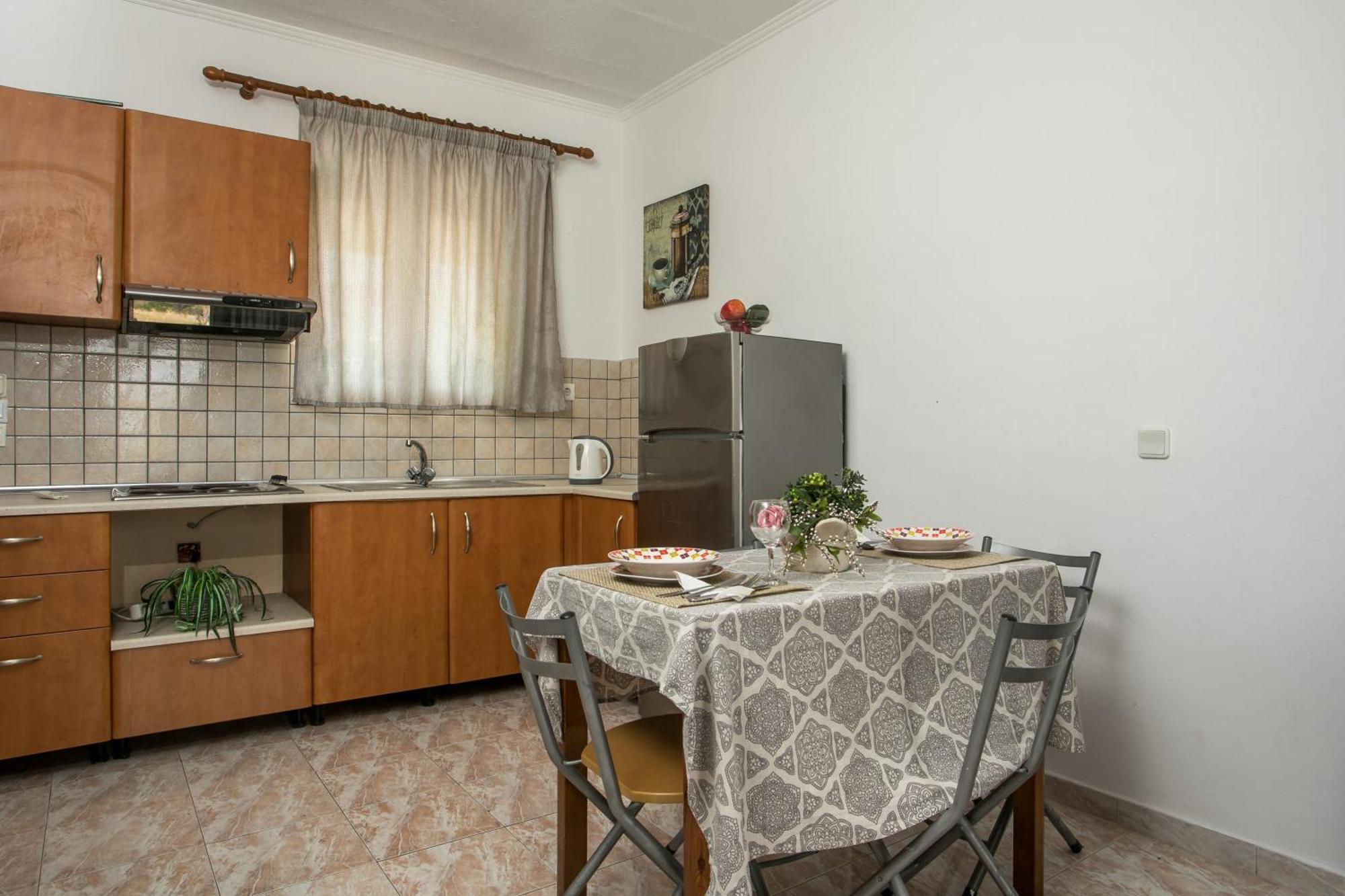 פליראקי Dimitris Studios & Apartments מראה חיצוני תמונה