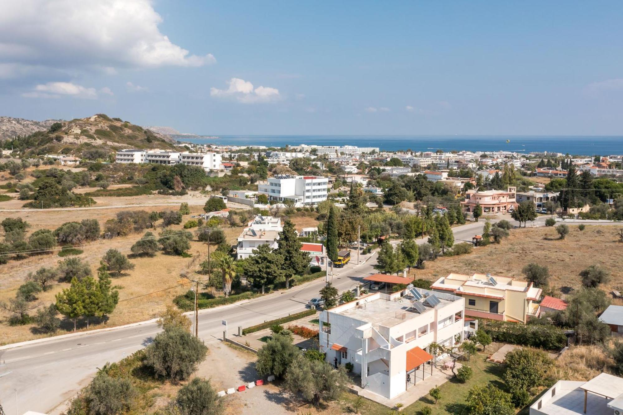פליראקי Dimitris Studios & Apartments מראה חיצוני תמונה